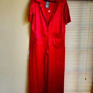 Satin pantsuit size L new with tags $50